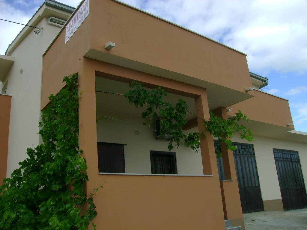 Apartment Zagor Kastela Bilik gambar